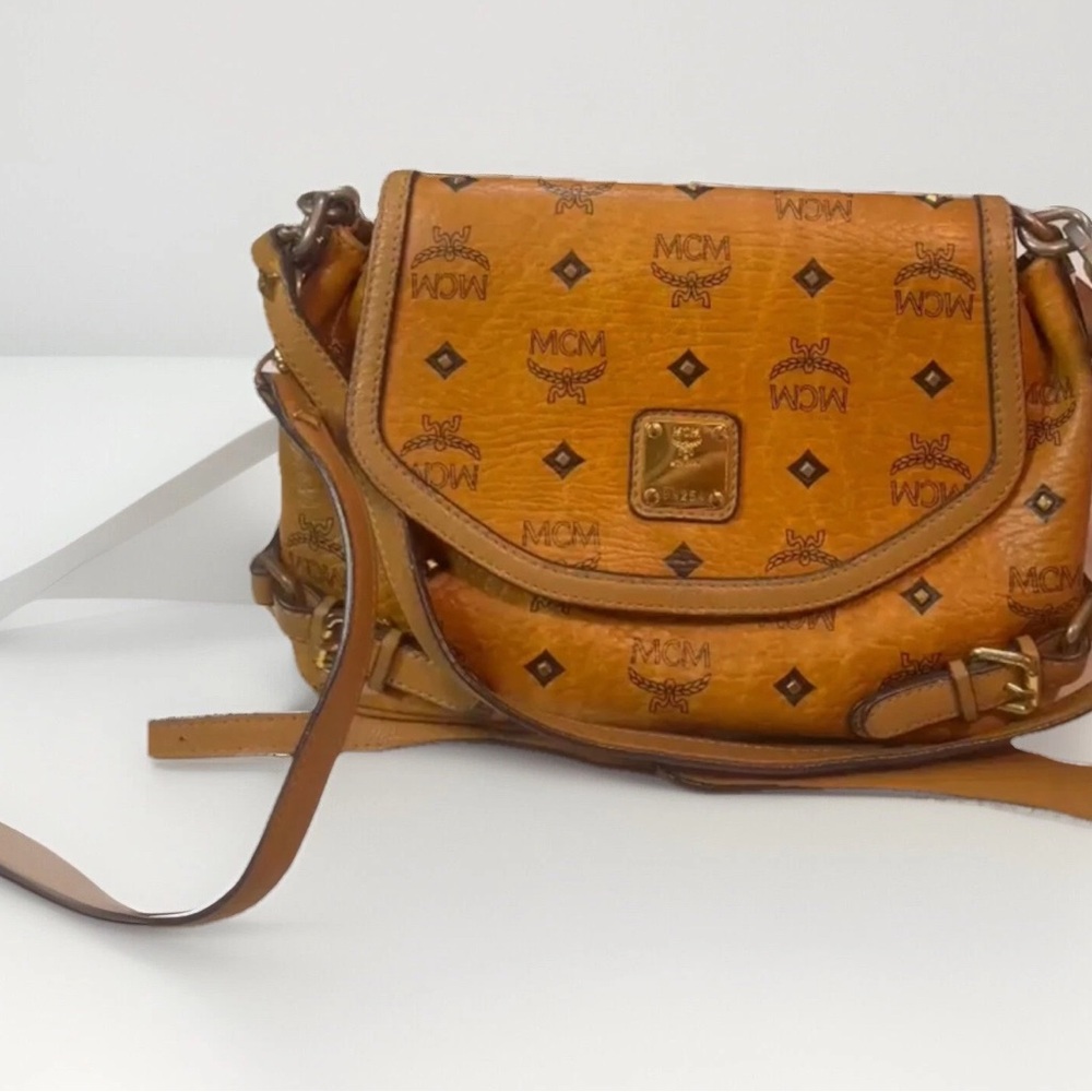MCM LIMITED EDITION STUDDED TWO WAY CROSSBODY/ SHOULDER Bag Cognac Medium EUC - Picture 3 of 17